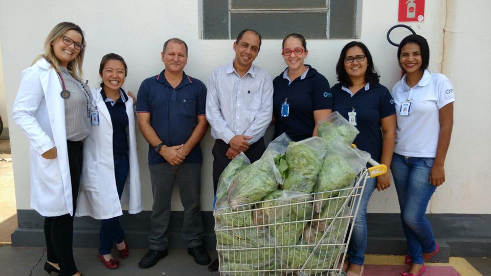doação de verduras ao hospital auxiliadora