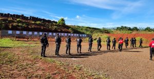 Policiais penais recebem treinamento avançado em serviços de escolta