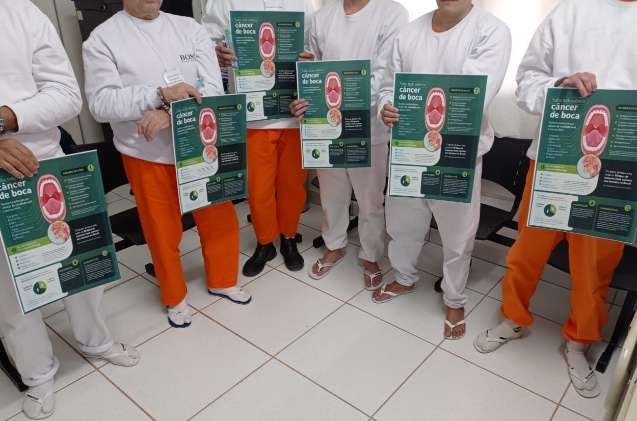 maior vermelho agepen e1748632691773 prevenção ao câncer bucal