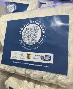 Foram confeccionadas 1.760 fraldas geriátricas descartáveis, distribuídas em 220 pacotes.