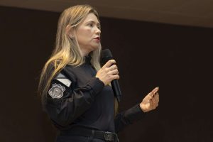 a chefe da Divisão de Trabalho Prisional, Elaine Cristina Alencar, participou do evento.