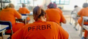 Internas de Rio Brilhante realizando as provas,